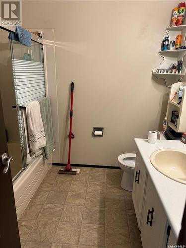 4014 Taylor Street E, Saskatoon, SK - Indoor Photo Showing Bathroom