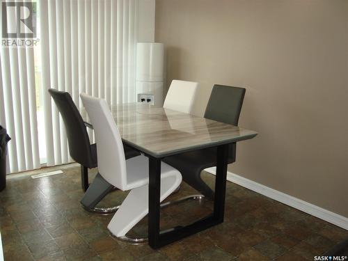 1671 Winnie Street, Swift Current, SK - Indoor Photo Showing Dining Room