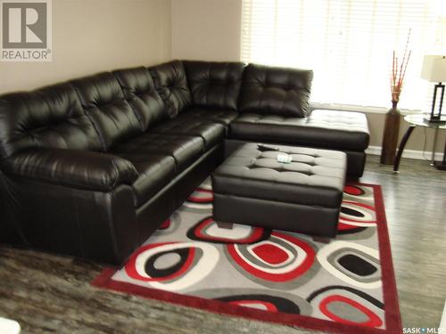 1671 Winnie Street, Swift Current, SK - Indoor Photo Showing Living Room