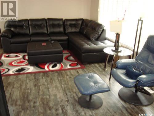 1671 Winnie Street, Swift Current, SK - Indoor Photo Showing Living Room