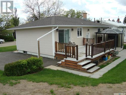 1671 Winnie Street, Swift Current, SK - Outdoor With Exterior