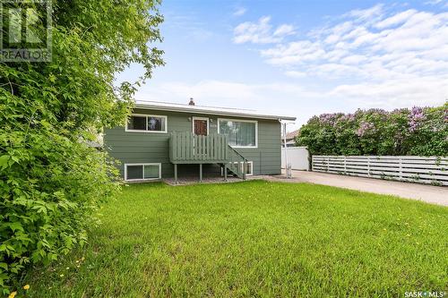 1159 Caribou Street W, Moose Jaw, SK - Outdoor