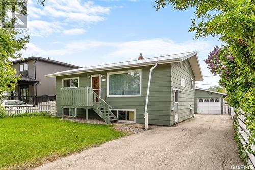 1159 Caribou Street W, Moose Jaw, SK - Outdoor