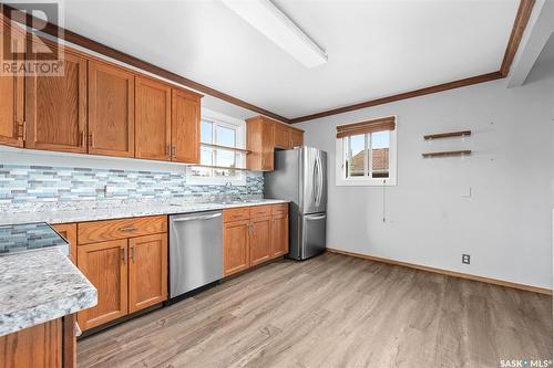 1159 Caribou Street W, Moose Jaw, SK - Indoor Photo Showing Kitchen