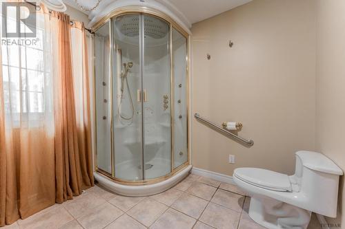 17 Park (Casgrain Twp) Ave, Hearst, ON - Indoor Photo Showing Bathroom