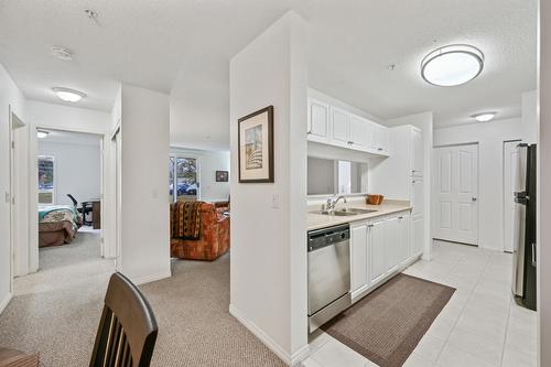 105 - 4769 Forsters Landing Road, Radium Hot Springs, BC - Indoor Photo Showing Kitchen With Double Sink