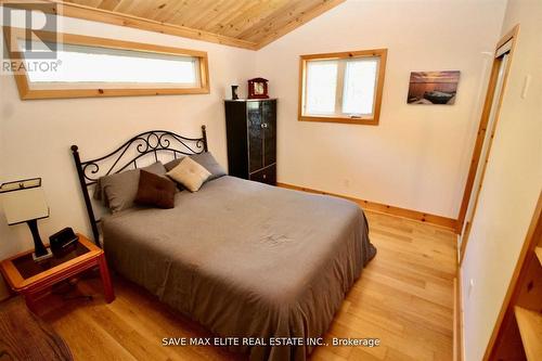 614 Pike Bay Road, Northern Bruce Peninsula, ON - Indoor Photo Showing Bedroom