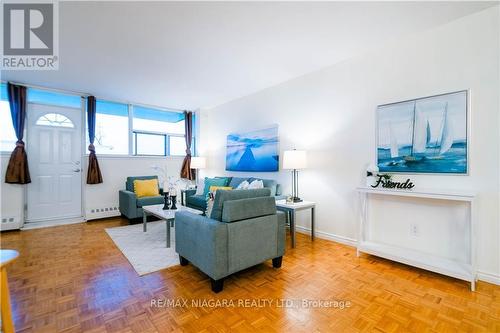 1402 - 215 Glenridge Avenue, St. Catharines, ON - Indoor Photo Showing Living Room