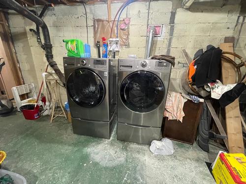 7490 22Nd Street, Grand Forks, BC - Indoor Photo Showing Laundry Room