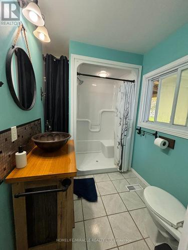 11278 Loyalist Parkway, Prince Edward County, ON - Indoor Photo Showing Bathroom