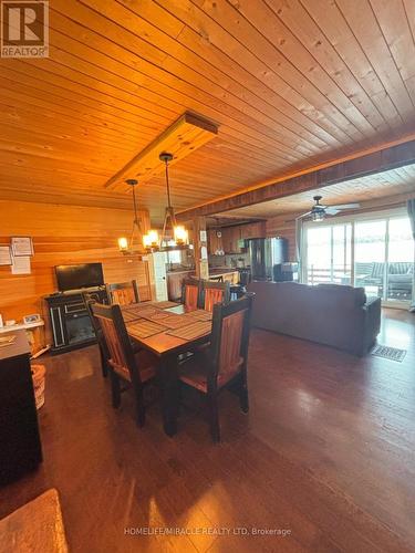 11278 Loyalist Parkway, Prince Edward County, ON - Indoor Photo Showing Dining Room
