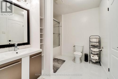 1241 King Street E, Cambridge, ON - Indoor Photo Showing Bathroom