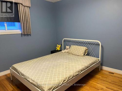 15 Kingsberry Street, Hamilton, ON - Indoor Photo Showing Bedroom