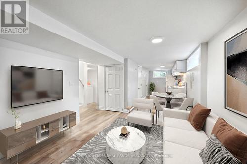 362 Parkhurst Crescent, Orillia, ON - Indoor Photo Showing Living Room