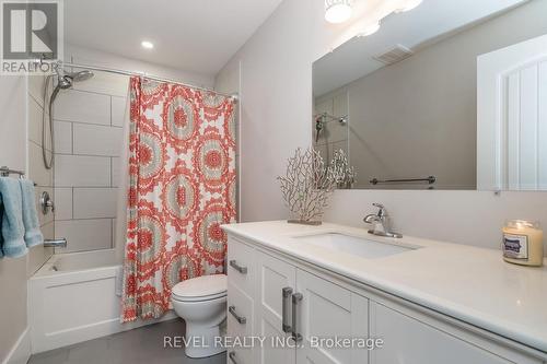 585 Fuller Avenue, Midland, ON - Indoor Photo Showing Bathroom