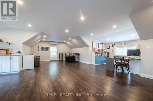 585 Fuller Avenue, Midland, ON - Indoor Photo Showing Living Room