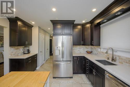 3521 Toffee Street, Burlington, ON - Indoor Photo Showing Kitchen With Stainless Steel Kitchen