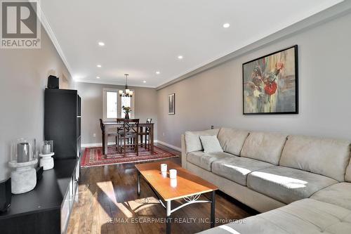 3521 Toffee Street, Burlington, ON - Indoor Photo Showing Living Room