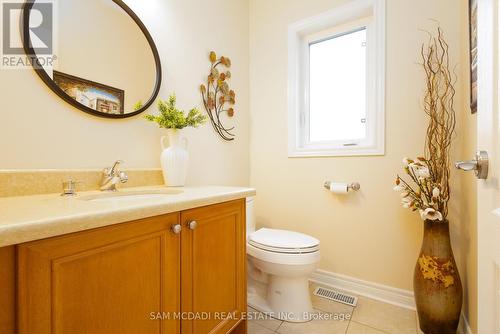 5300 Snowbird Court, Mississauga, ON - Indoor Photo Showing Bathroom