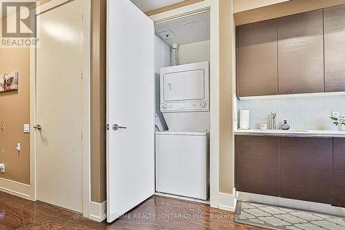 4408 - 33 Charles Street E, Toronto, ON - Indoor Photo Showing Laundry Room