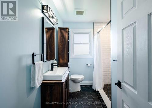 12925 Ninth Line, Halton Hills, ON - Indoor Photo Showing Bathroom