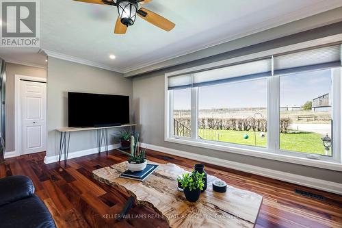 12925 Ninth Line, Halton Hills, ON - Indoor Photo Showing Living Room