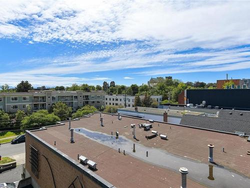 412-1061 Fort St, Victoria, BC - Outdoor With View