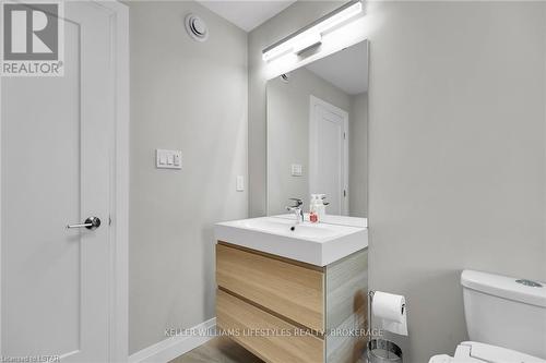 2288 Red Thorne Avenue, London, ON - Indoor Photo Showing Bathroom