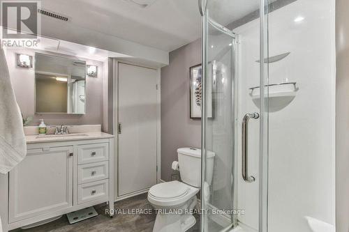 439 Beachwood Avenue, London, ON - Indoor Photo Showing Bathroom