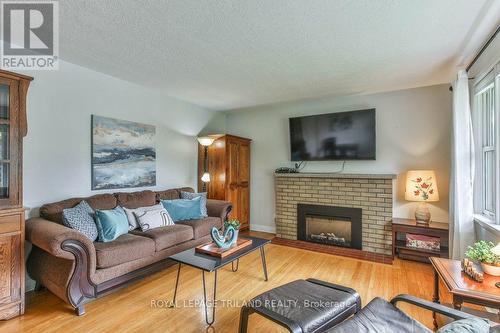439 Beachwood Avenue, London, ON - Indoor Photo Showing Living Room With Fireplace