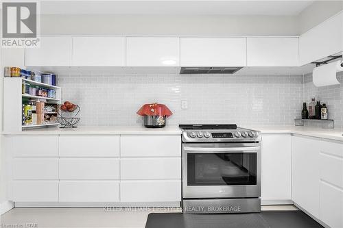 43 Finsbury Crescent, London, ON - Indoor Photo Showing Kitchen