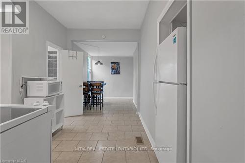 147 Wilson Avenue, London, ON - Indoor Photo Showing Laundry Room