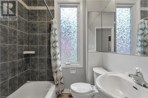147 Wilson Avenue, London, ON - Indoor Photo Showing Bathroom