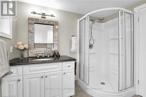 787 Manchester Road, London, ON - Indoor Photo Showing Bathroom
