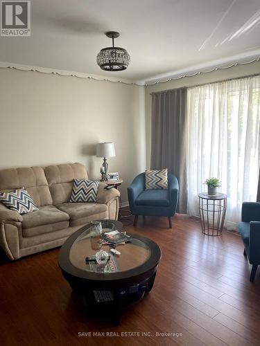 5 Clearview Drive, Cambridge, ON - Indoor Photo Showing Living Room