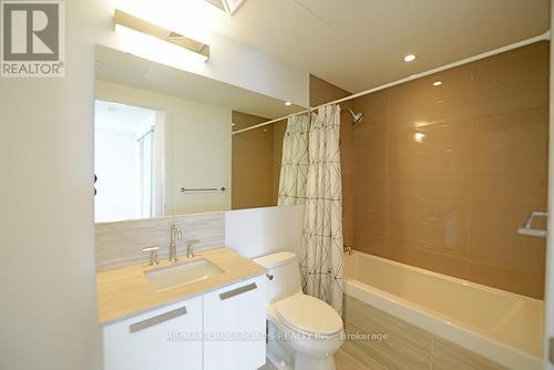 3205 - 50 Charles Street E, Toronto, ON - Indoor Photo Showing Bathroom