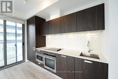 3205 - 50 Charles Street E, Toronto, ON - Indoor Photo Showing Kitchen With Upgraded Kitchen