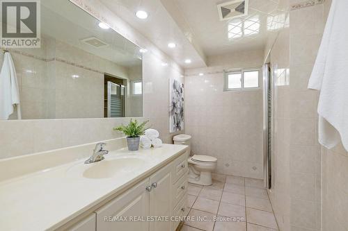 839 Merritt Drive, Milton, ON - Indoor Photo Showing Bathroom