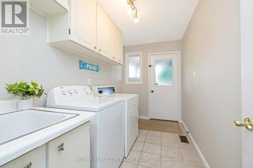 839 Merritt Drive, Milton, ON - Indoor Photo Showing Laundry Room