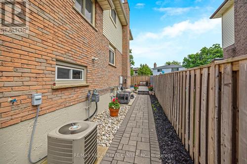 839 Merritt Drive, Milton, ON - Outdoor With Exterior