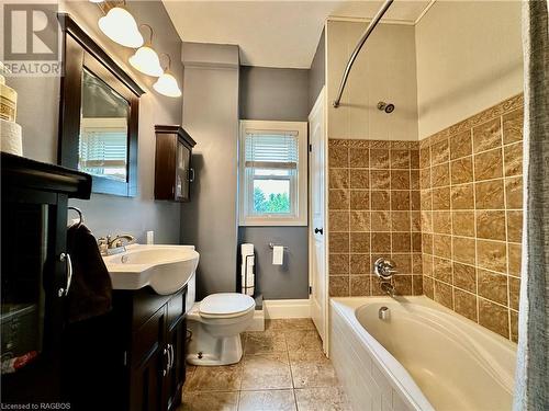 1521 Highway 9, Mildmay, ON - Indoor Photo Showing Bathroom