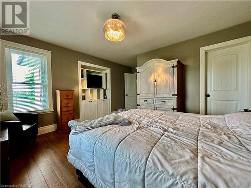 1521 Highway 9, Mildmay, ON - Indoor Photo Showing Bedroom