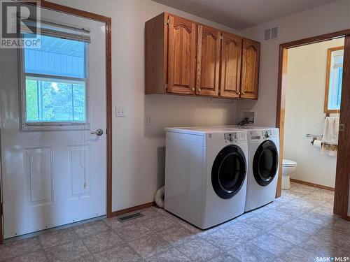 128 Cameron Crescent, Watson, SK - Indoor Photo Showing Laundry Room