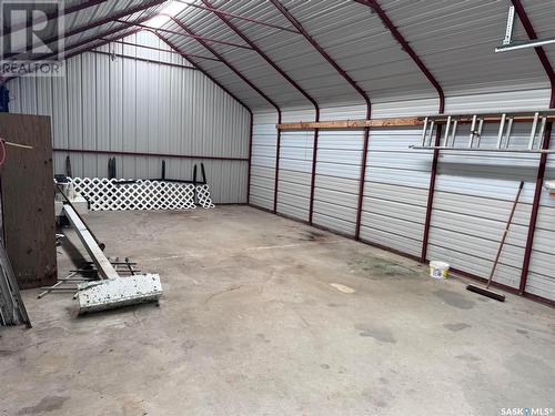 128 Cameron Crescent, Watson, SK - Indoor Photo Showing Garage