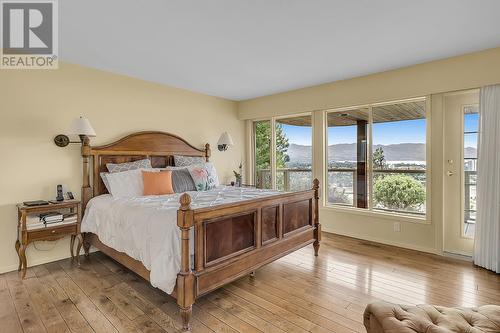 828 Mount Royal Drive, Kelowna, BC - Indoor Photo Showing Bedroom