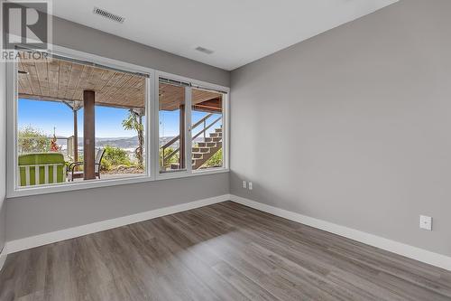 828 Mount Royal Drive, Kelowna, BC - Indoor Photo Showing Other Room