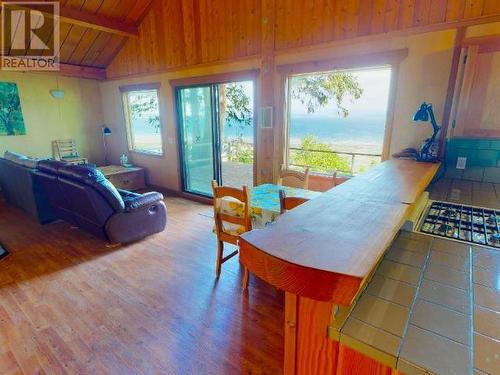 1652 Savary Island Road, Savary Island, BC - Indoor