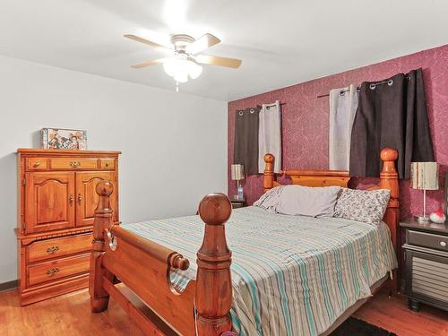 Bedroom - 96 Rue Duranceau, Châteauguay, QC - Indoor Photo Showing Bedroom