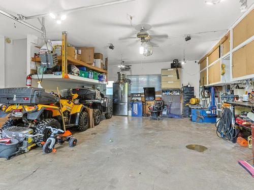 Garage - 96 Rue Duranceau, Châteauguay, QC - Indoor Photo Showing Garage