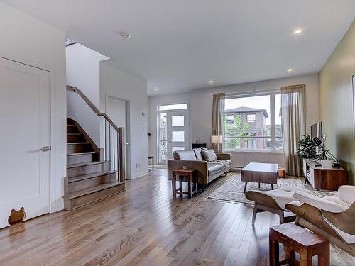 Salon - 3464 Rue Des Stellaires, Longueuil (Le Vieux-Longueuil), QC - Indoor Photo Showing Living Room